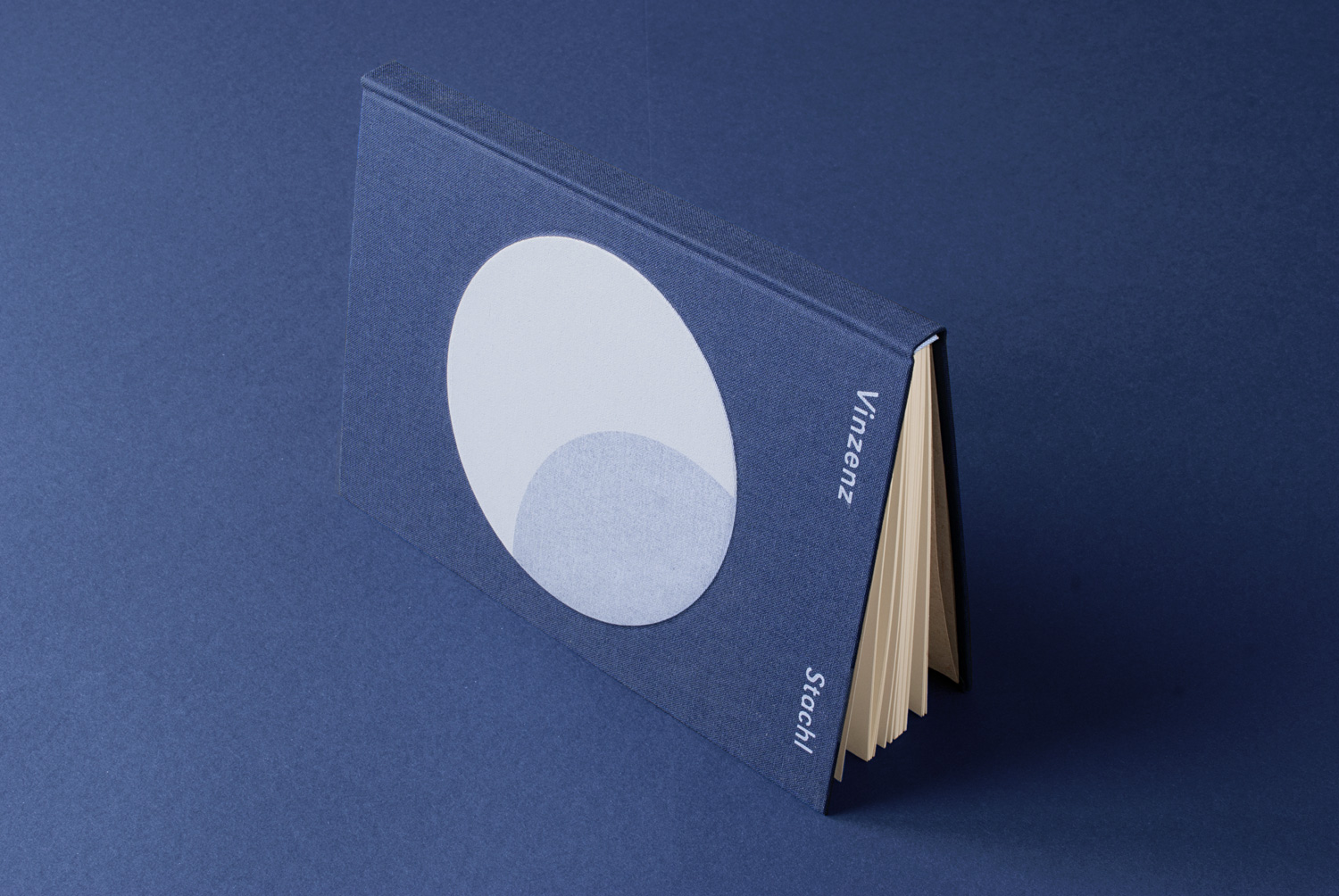 Taufbuch 3 © sunda.studio